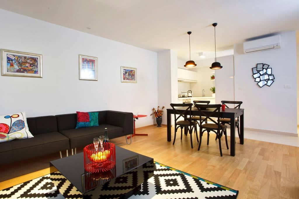 Luxury Apts Leone Split Centre Exterior photo